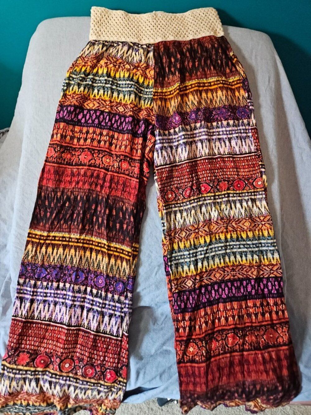 Living‎ Doll Boho Wide Leg Crochet Waist Tribal Print Pants Medium
